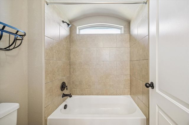 3018 River Bend Drive, Rosenberg, TX 77471