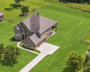 3018 River Bend Drive, Rosenberg, TX 77471