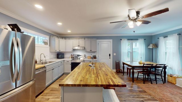 408 Thompson Street, Walterboro, SC 29488