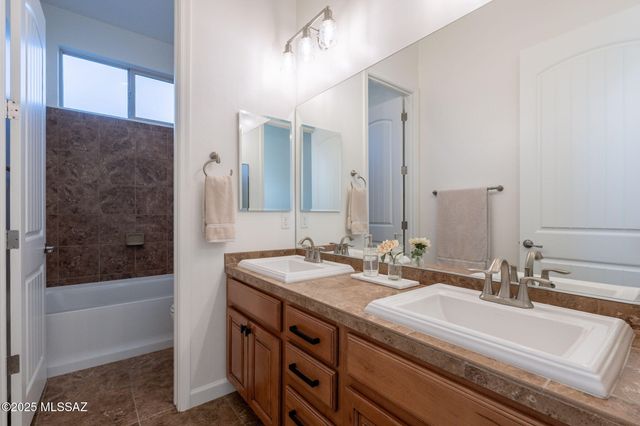 12584 N Sunrise Shadow Drive, Marana, AZ 85658