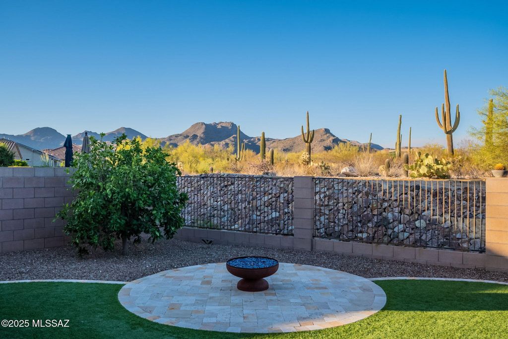 12584 N Sunrise Shadow Drive, Marana, AZ 85658