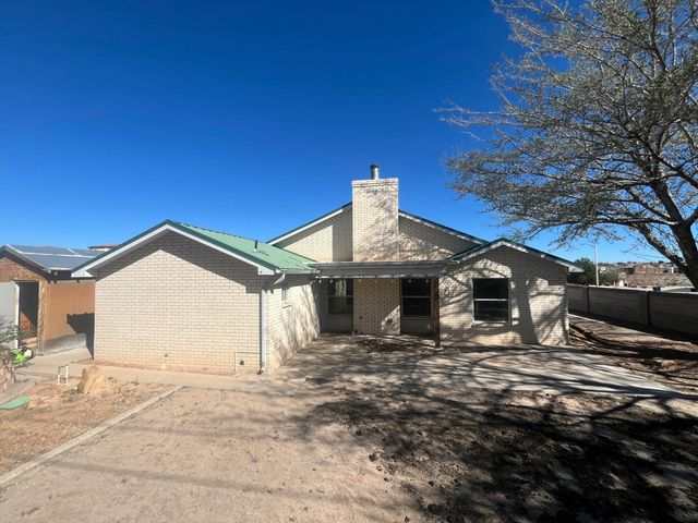 4812 Benton Avenue NW, Albuquerque, NM 87114