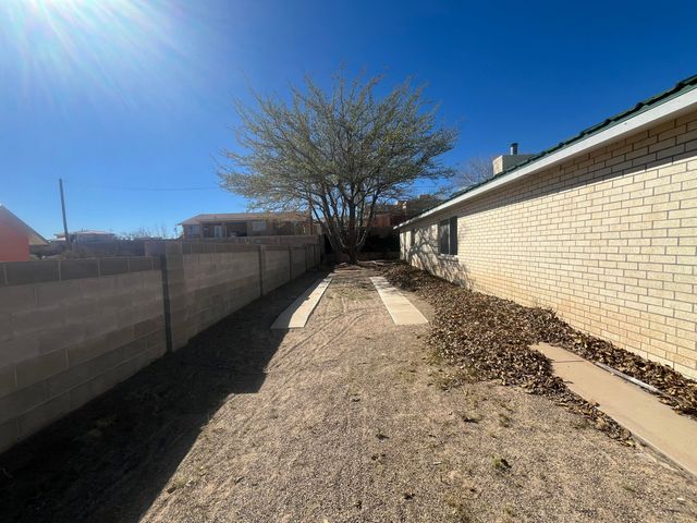 4812 Benton Avenue NW, Albuquerque, NM 87114