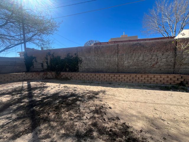 4812 Benton Avenue NW, Albuquerque, NM 87114