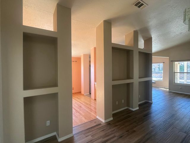 4812 Benton Avenue NW, Albuquerque, NM 87114