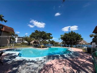 661 NE 195th St 407, Miami, FL 33179