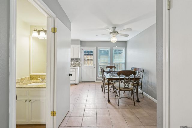 12817 Country Ridge Ave, Baton Rouge, LA 70816