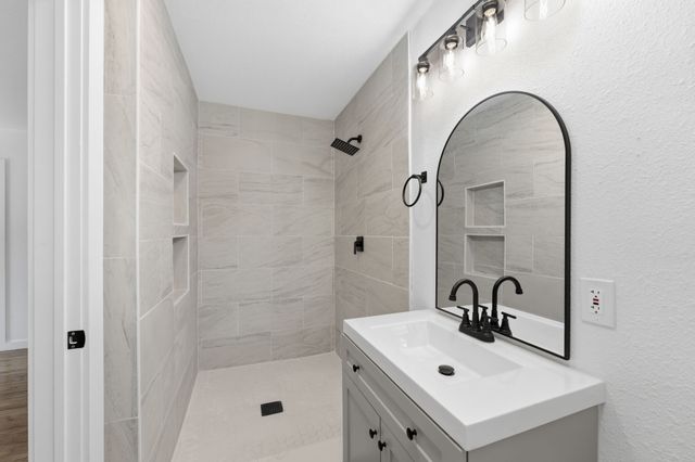 802 Ranier Circle, Garland, TX 75041