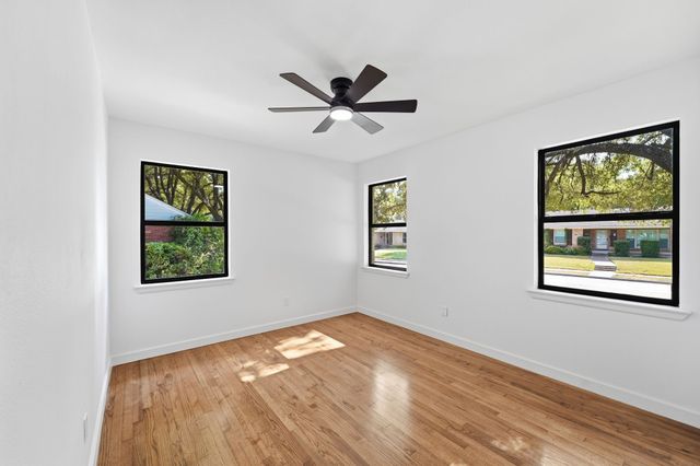 802 Ranier Circle, Garland, TX 75041