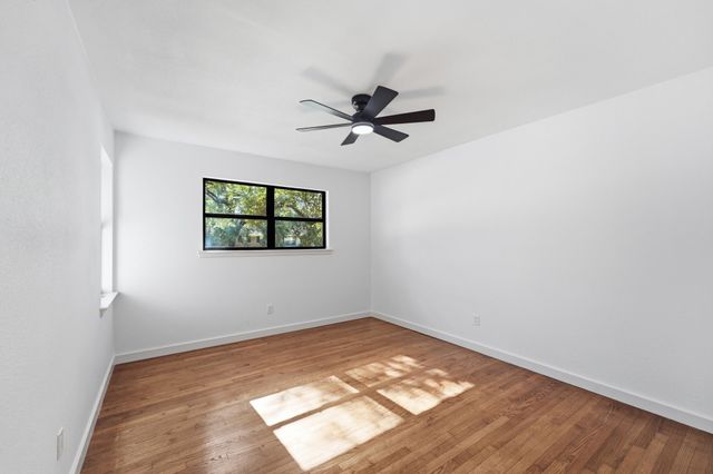 802 Ranier Circle, Garland, TX 75041