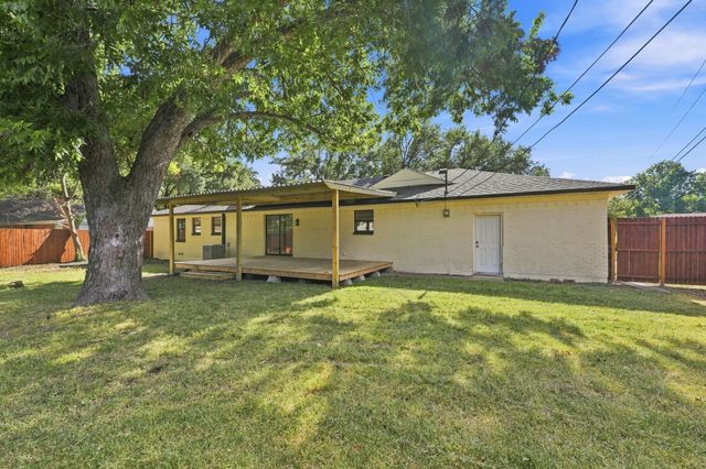 802 Ranier Circle, Garland, TX 75041