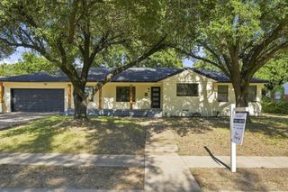 802 Ranier Circle, Garland, TX 75041