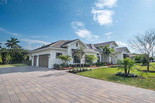 11900 SW 14th Place, Davie, FL 33325