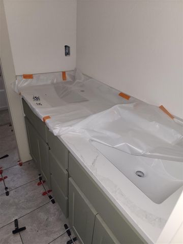 5481 NE Elk Point Rd, Elgin, OK 73538