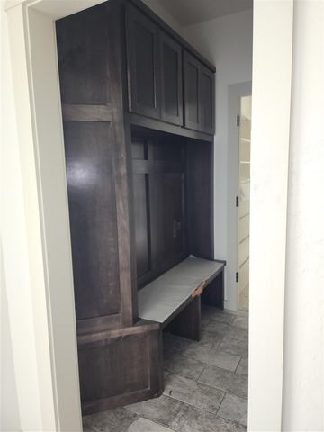 5481 NE Elk Point Rd, Elgin, OK 73538