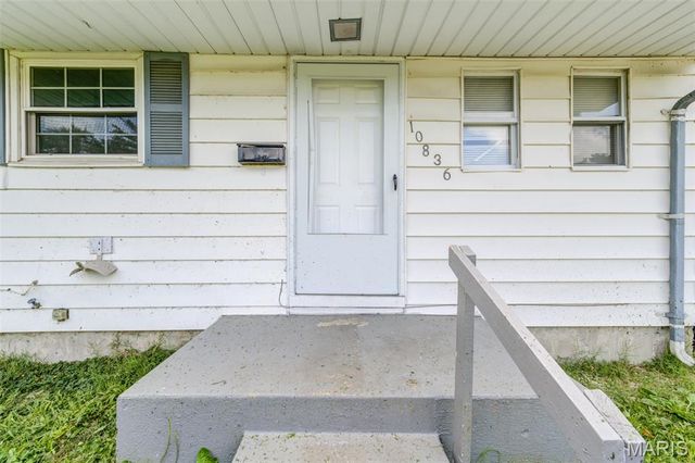 10836 Spring Garden Drive, St Louis, MO 63137