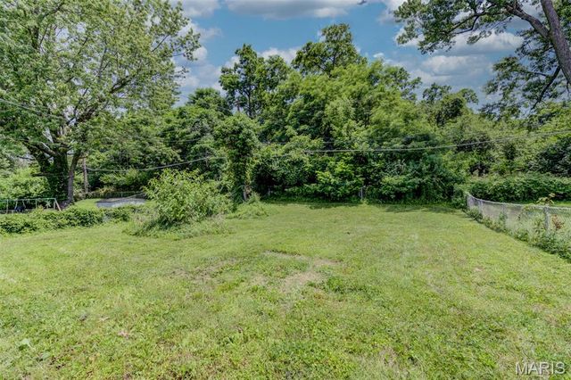 10836 Spring Garden Drive, St Louis, MO 63137