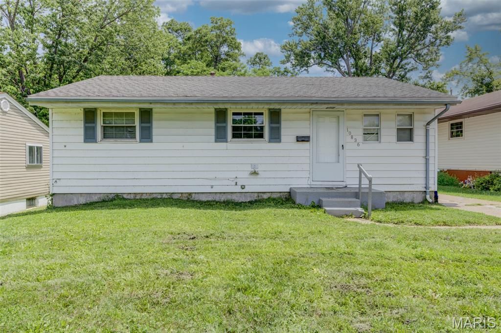 10836 Spring Garden Drive, St Louis, MO 63137