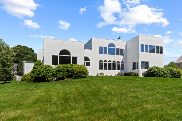 45 Brookview Court, Groton, CT 06340