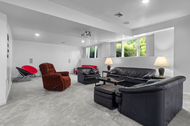 45 Brookview Court, Groton, CT 06340