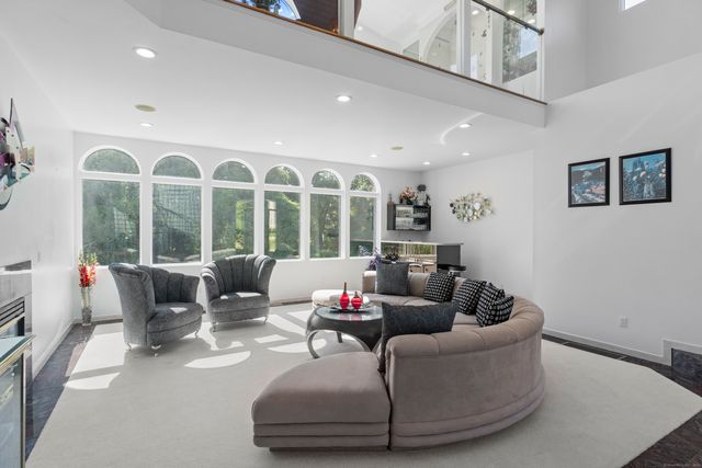 45 Brookview Court, Groton, CT 06340