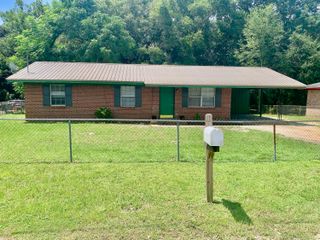 414 Quebec Avenue, Defuniak Springs, FL 32433