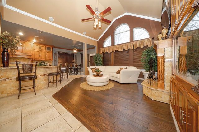 4821 Gloucester Drive, Grand Prairie, TX 75052