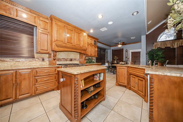 4821 Gloucester Drive, Grand Prairie, TX 75052