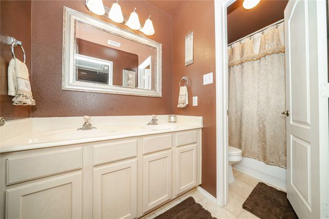 4821 Gloucester Drive, Grand Prairie, TX 75052