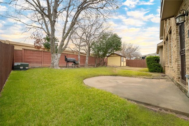 4821 Gloucester Drive, Grand Prairie, TX 75052