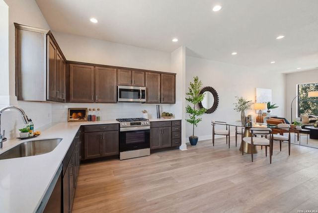 7924 Kennedy Hl Unit 2, San Antonio, TX 78235