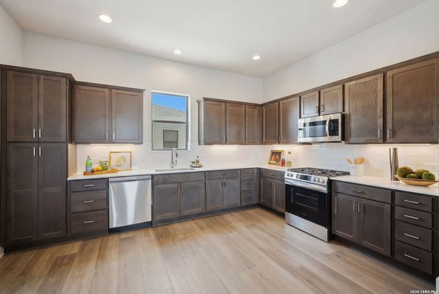 7924 Kennedy Hl Unit 2, San Antonio, TX 78235