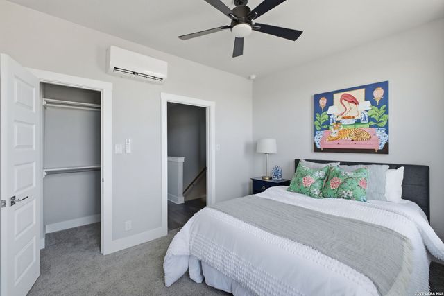 7924 Kennedy Hl Unit 2, San Antonio, TX 78235