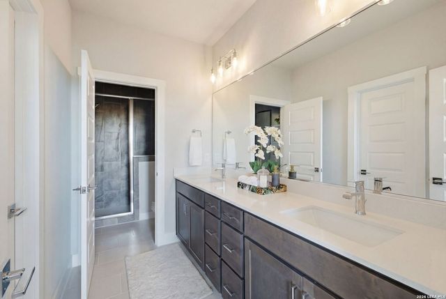 7924 Kennedy Hl Unit 2, San Antonio, TX 78235