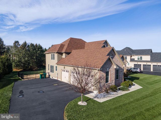 62 SURREY DR, Easton, PA 18045