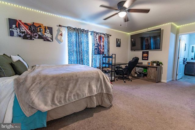 62 SURREY DR, Easton, PA 18045