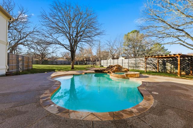 3001 Pecan Drive, Flower Mound, TX 75028