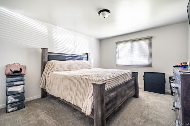 16931 General Avenue, Fraser, MI 48026