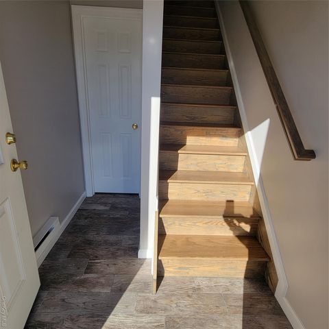 19 Railroad Street 2nd Floor, Greenlawn, NY 11740