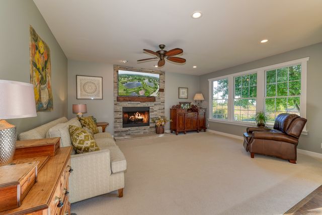 1261 Independence Avenue, Elburn, IL 60119