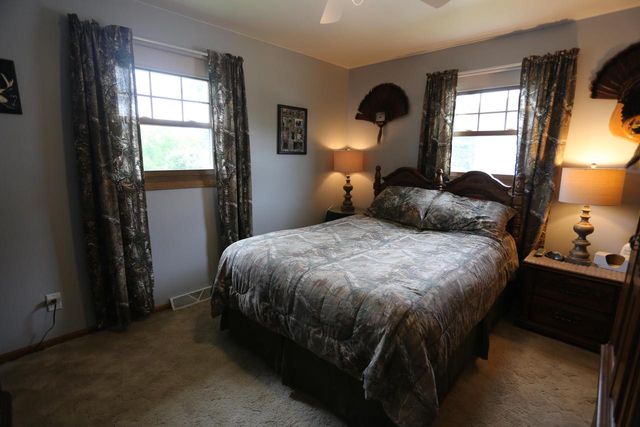 907 S University AVENUE, Beaver Dam, WI 53916