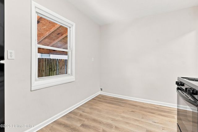 318 Freeman Ave, Louisville, KY 40214