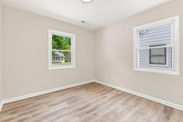 318 Freeman Ave, Louisville, KY 40214
