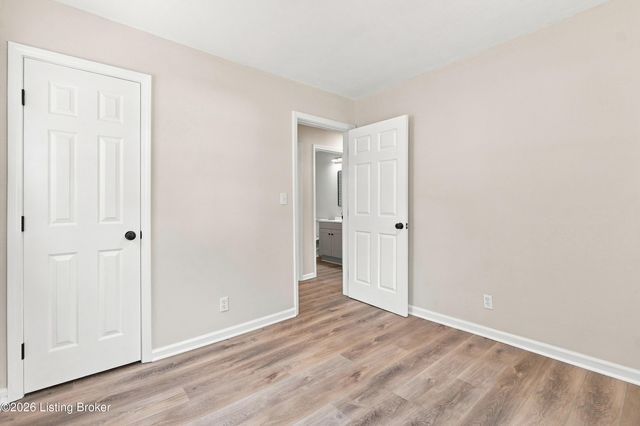 318 Freeman Ave, Louisville, KY 40214