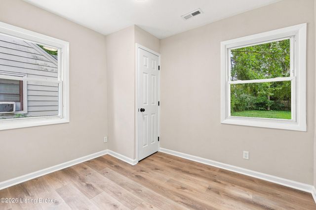 318 Freeman Ave, Louisville, KY 40214