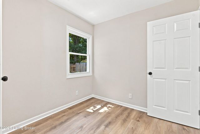 318 Freeman Ave, Louisville, KY 40214