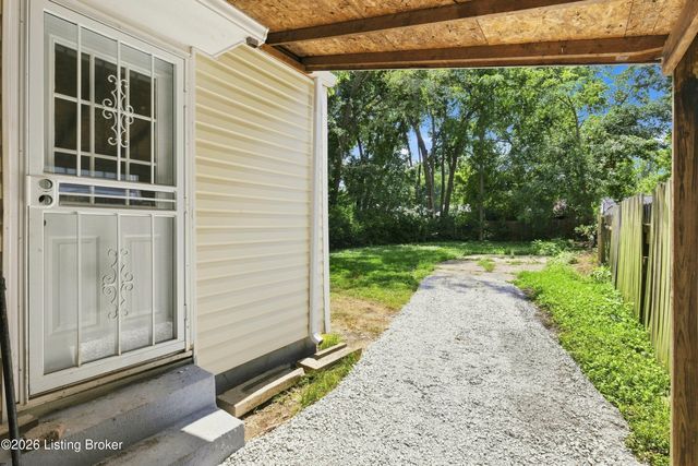 318 Freeman Ave, Louisville, KY 40214