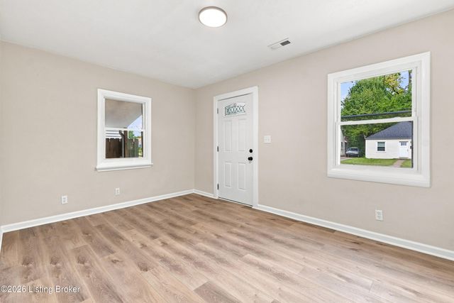 318 Freeman Ave, Louisville, KY 40214