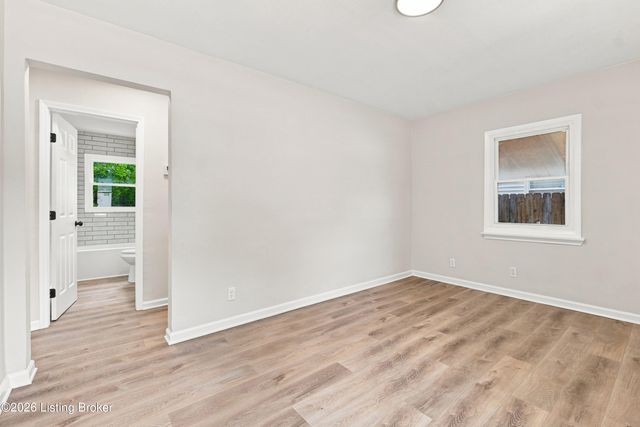 318 Freeman Ave, Louisville, KY 40214