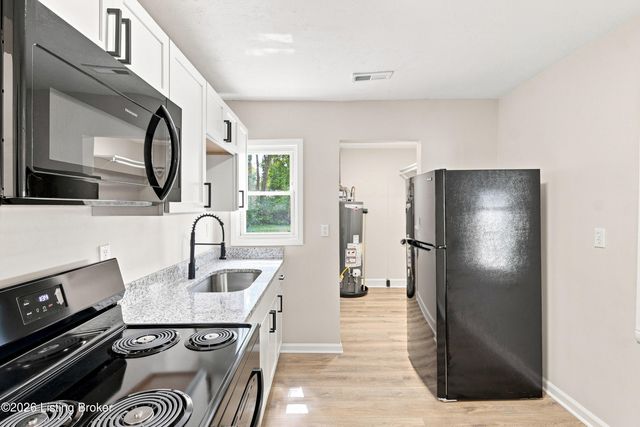 318 Freeman Ave, Louisville, KY 40214